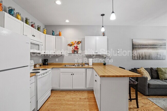 Foto del edificio - 3661 S Broadway St