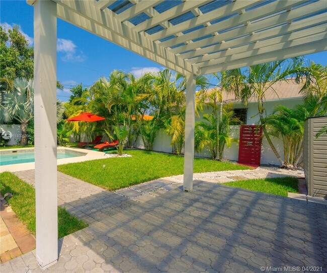 Foto del edificio - 8934 Harding Ave