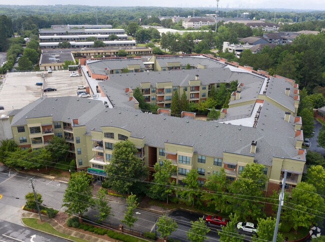 Foto aérea - Perimeter Gardens at Georgetown