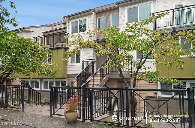 Building Photo - 15821 Leary Way