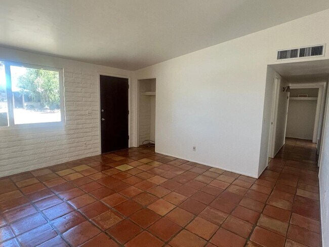 Foto del edificio - 7410 N Patriot Dr