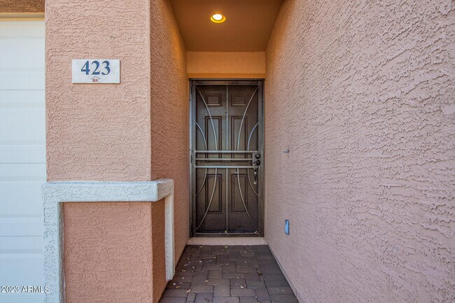 Foto del edificio - 423 W Alicia Dr
