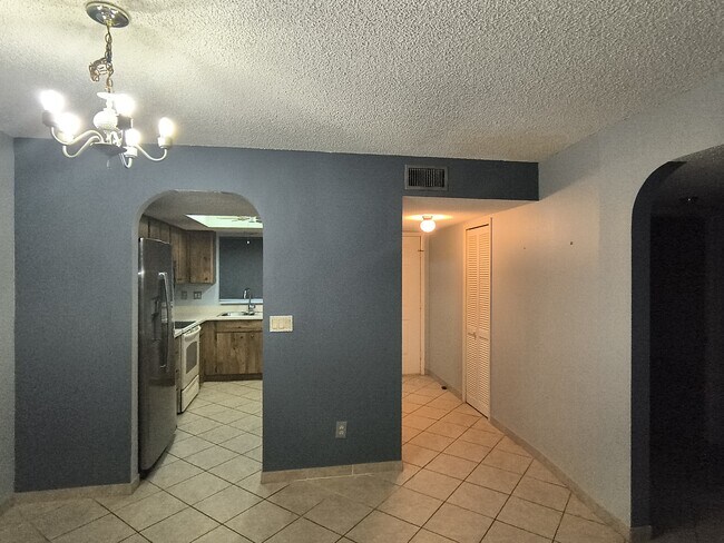Foto del edificio - 2395 Harbor Blvd