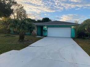 Building Photo - 356 Pipit St NE