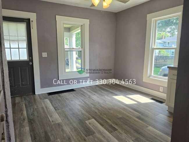 Building Photo - 20 Limbach Pl SW