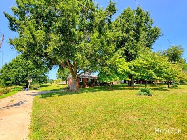 Photo - 654 Meadowlark Dr- House