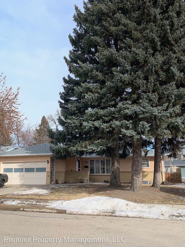 Foto principal - 3 br, 1.5 bath House - 2027 N.3rd St