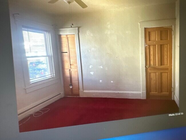 Building Photo - 66-68 Hillberg Ave