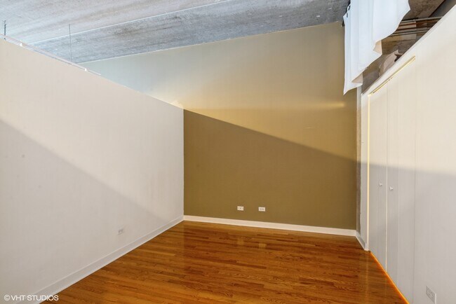Foto del edificio - 1635 W Belmont Ave