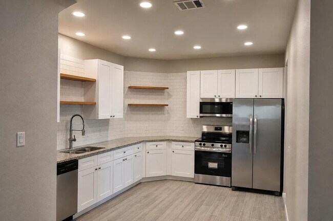 Cocina - 7952 Blue St
