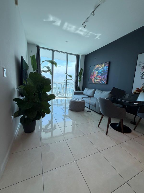 Foto del edificio - 7930 East Dr