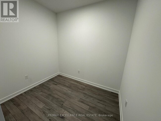 Building Photo - 15 Skyridge Dr