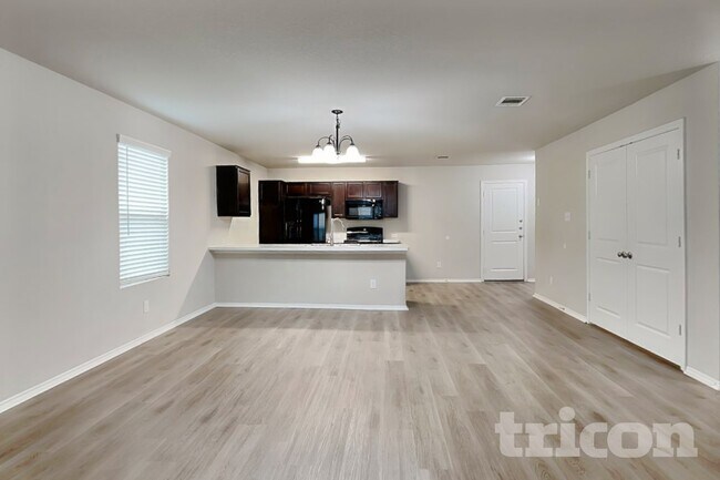 Foto del edificio - 9727 Marbach Hl