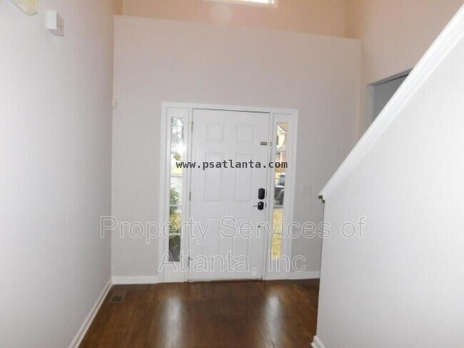 Building Photo - 2475 Sandstone Pl NE
