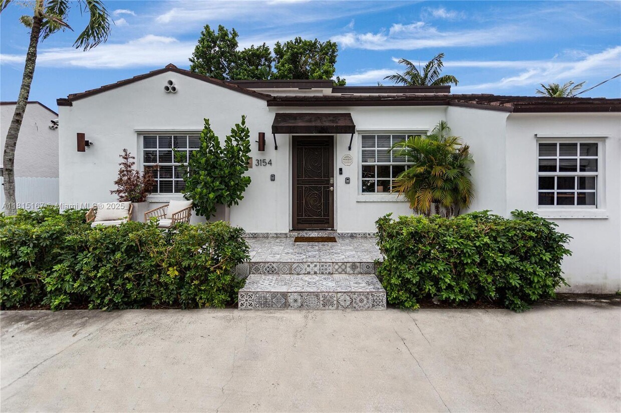 Foto principal - 3154 SW 5th St