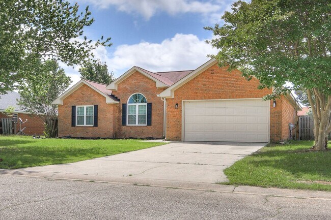 Building Photo - 4 Bedroom Ranch