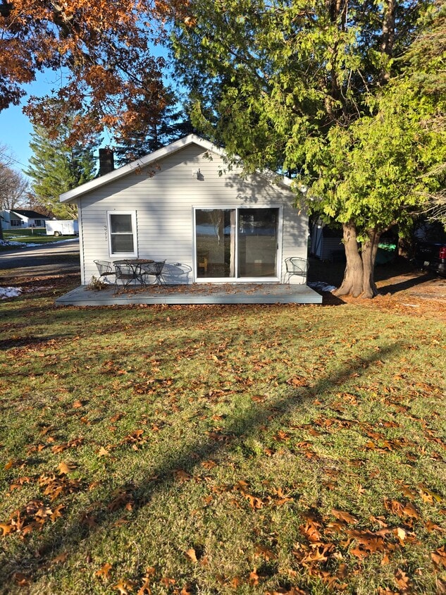 Foto principal - 3255 N Lakeshore Dr