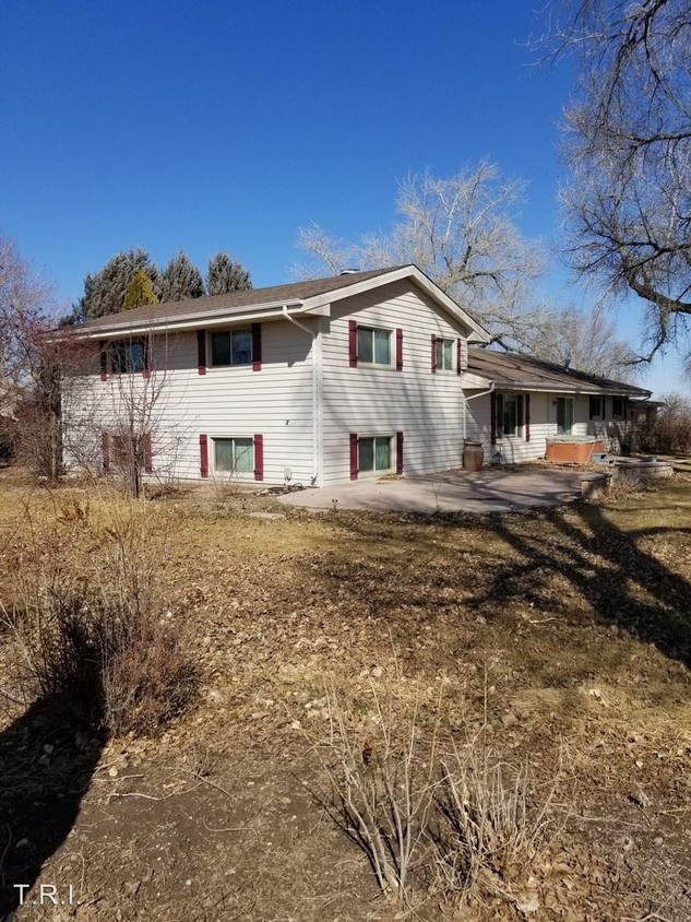 Primary Photo - 5 br, 3.5 bath House - 23462 CR 55