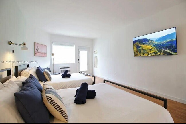 Foto del edificio - 7721 Harding Ave