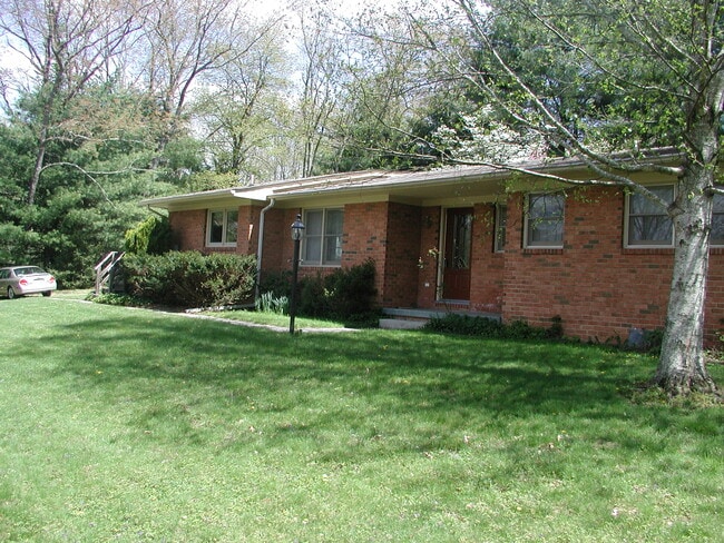 Front yard - 148 Cherry Hill Ln