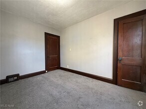 Building Photo - 4024 E 143rd St