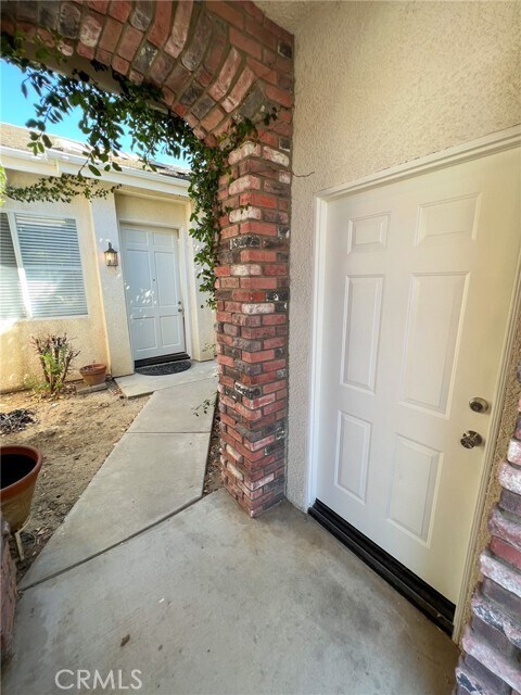Building Photo - 39645 Breezy Meadow St