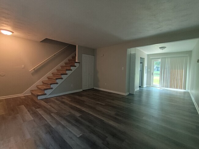Foto del edificio - 1202 E Walford Dr