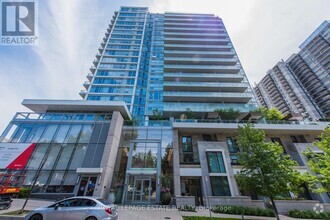 Building Photo - 170-170 Avenue Rd