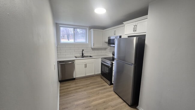 Building Photo - 9 Connaught Ave