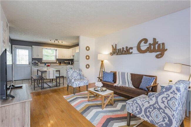 Foto del edificio - 808B Riverside Dr