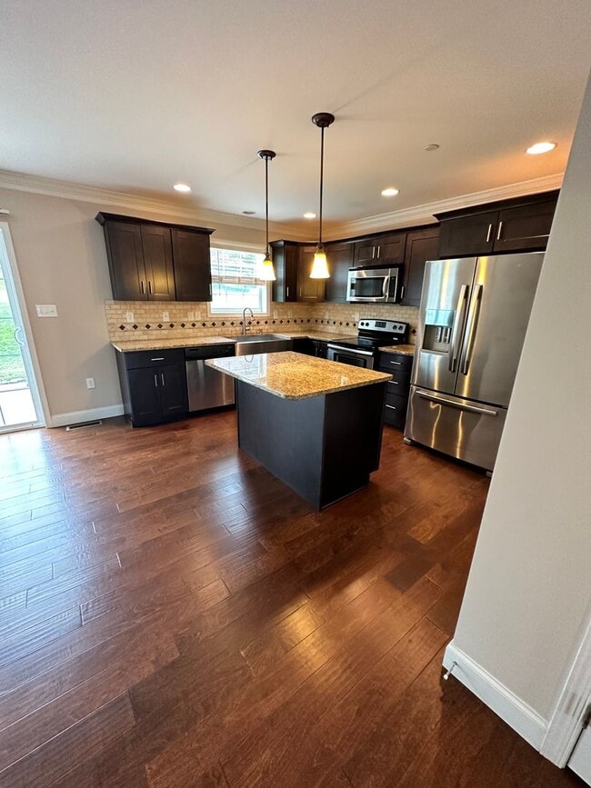 Foto del edificio - 2173 Versailles Dr