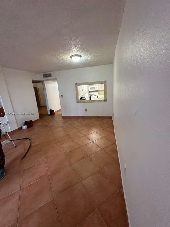 Foto del edificio - 10000 NW 80th Ct