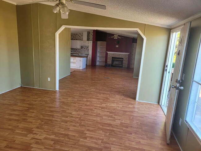 Foto del edificio - 715 Briar Ridge Way