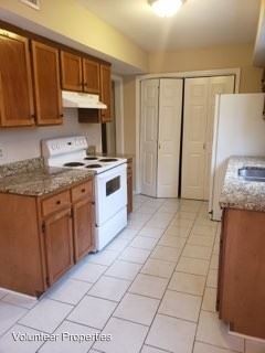 Foto del edificio - 1216 Tulip Grove Rd