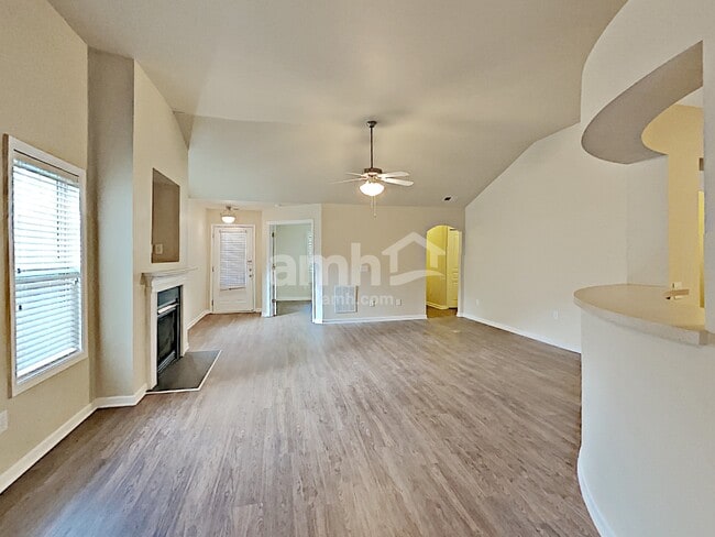 Foto del edificio - 343 Downing Creek Trail