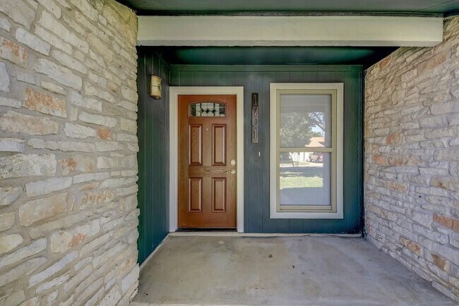 Building Photo - 1701 Wagon Gap Dr