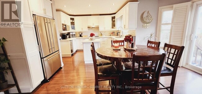 Building Photo - 1651 Summergrove Crescent