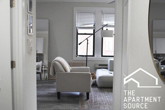 Foto del edificio - 839 W Cornelia Ave