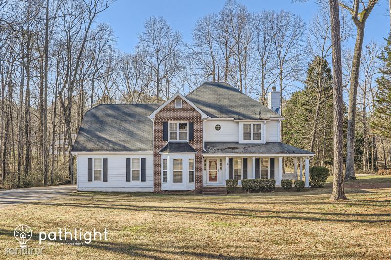 Primary Photo - 4 br, 2 bath House - 530 N Oakland Circle ...