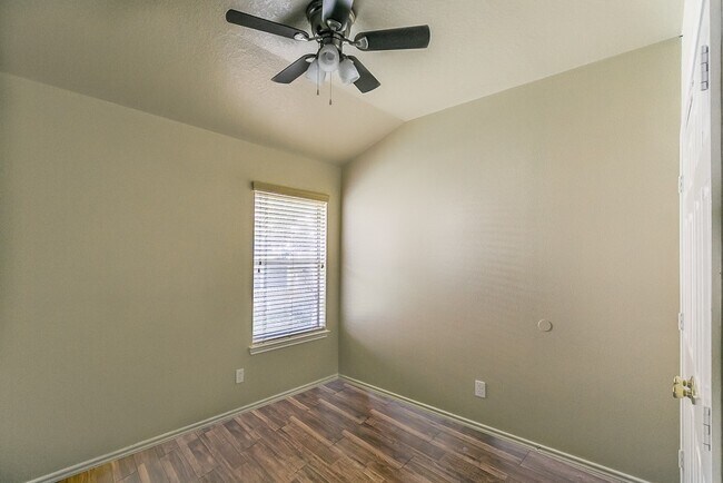 Foto del edificio - 22450 Highland Point Ln