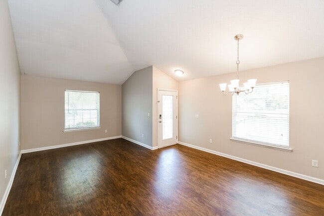 Foto del edificio - 10975 Campus Heights Ln