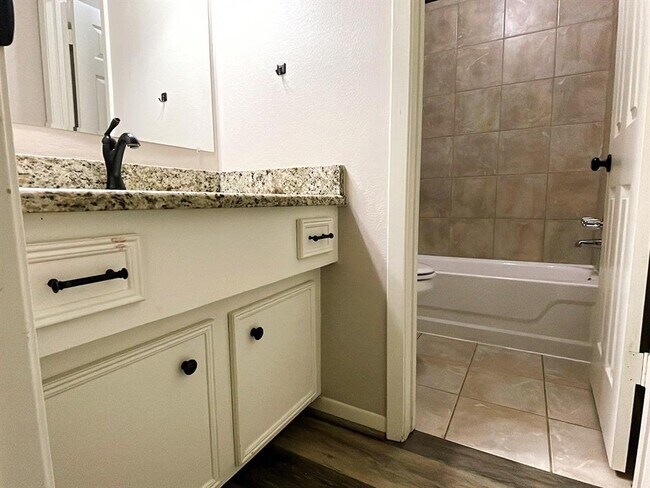 Building Photo - 2638 Brown Hill Dr