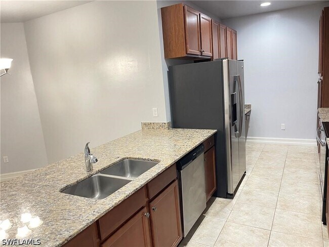 Foto del edificio - 7818 Bristol Cir
