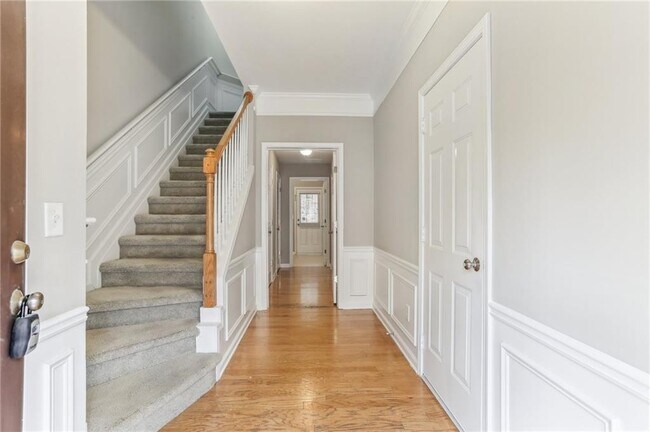 Building Photo - 4005 Edgecomb Dr