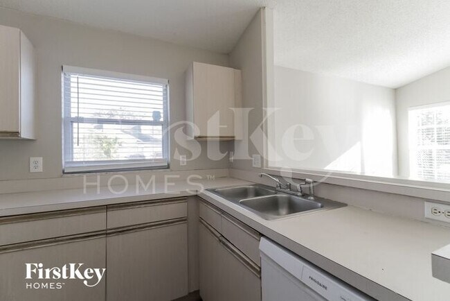 Building Photo - 5227 Aventura Blvd