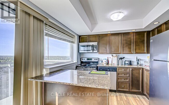 Building Photo - 215 Queen St E