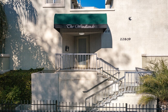 Building Photo - 22809 Del Valle St