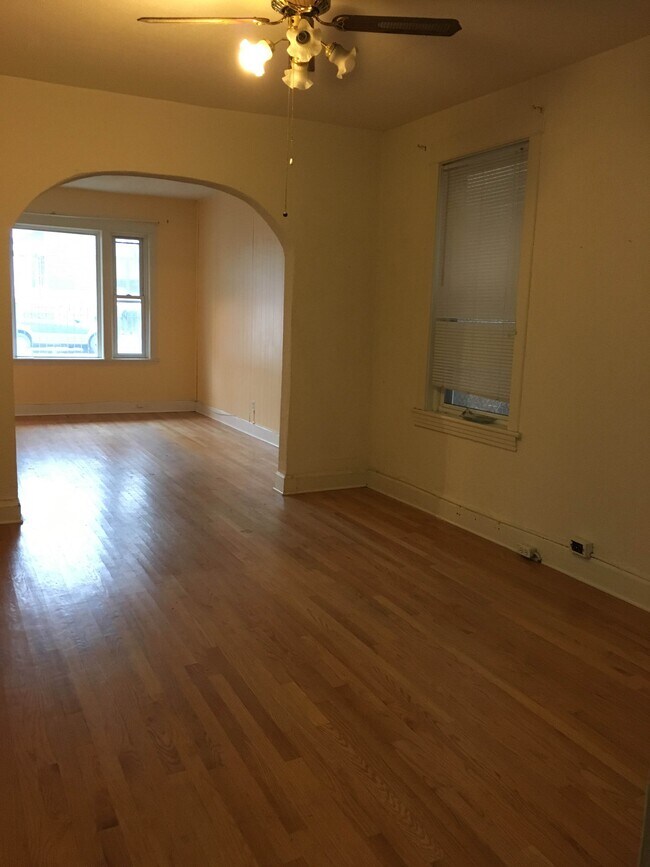 Foto del edificio - 2021 W Warner Ave
