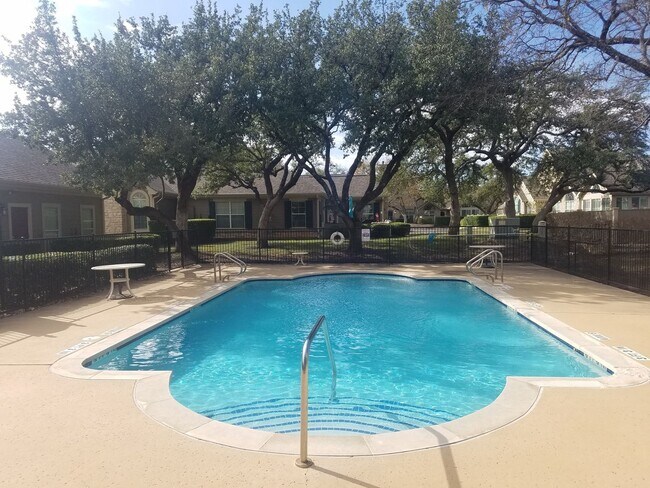 Building Photo - Dream retirement home in a vibrant 55+ com...