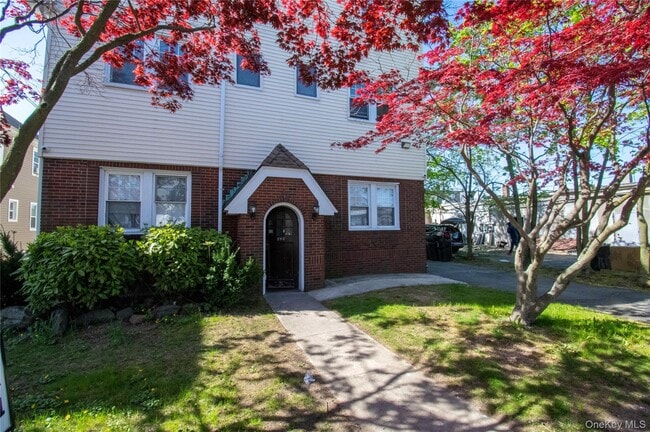 Foto del edificio - 840 W Seaman Ave
